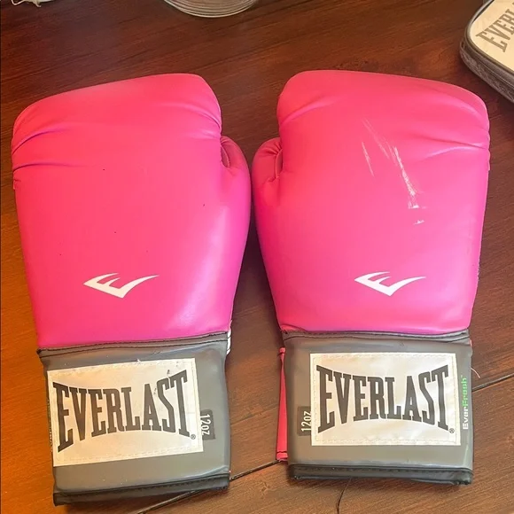 Everlast Pro Style Pink Training Gloves - Picture 2 of 3